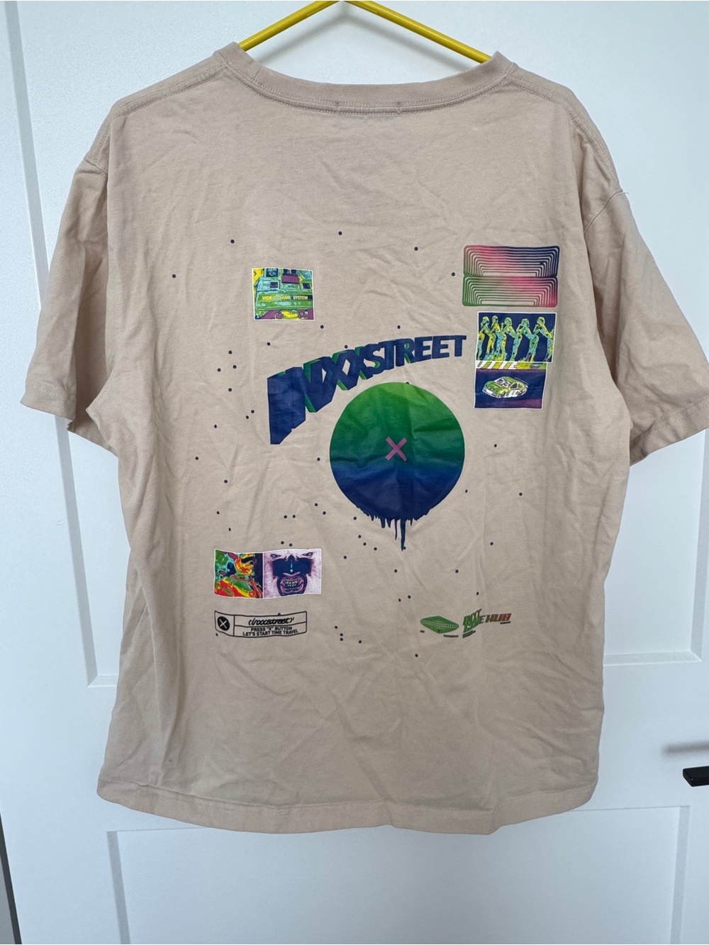 INXX Neutral Graphic Tee with Blue-Green Artwork